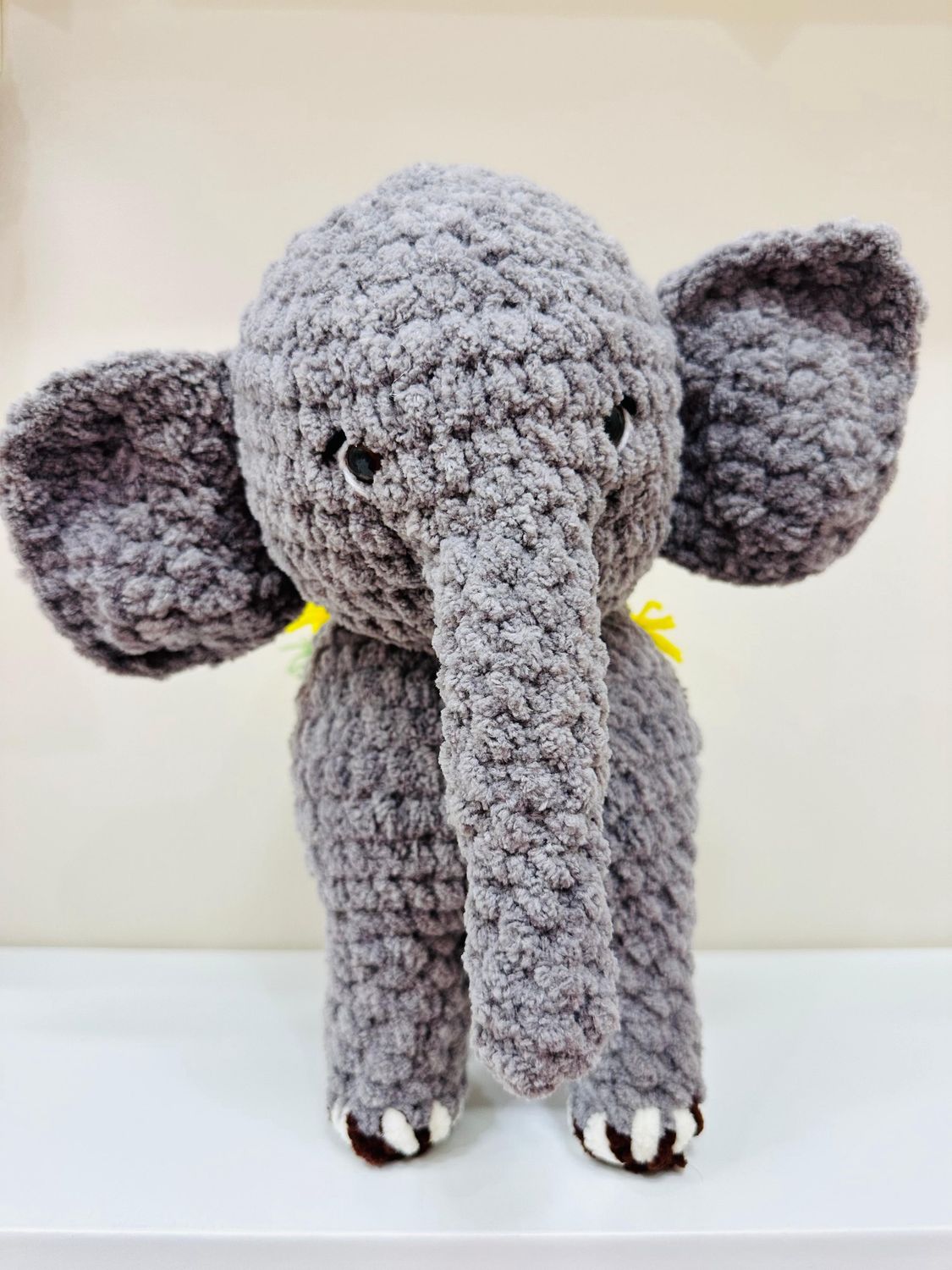 Elegant Elephant, Colour: grey