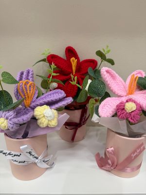 Big Flower Bouquet with 2 tiny flowers