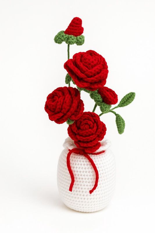 Big Roses white pot