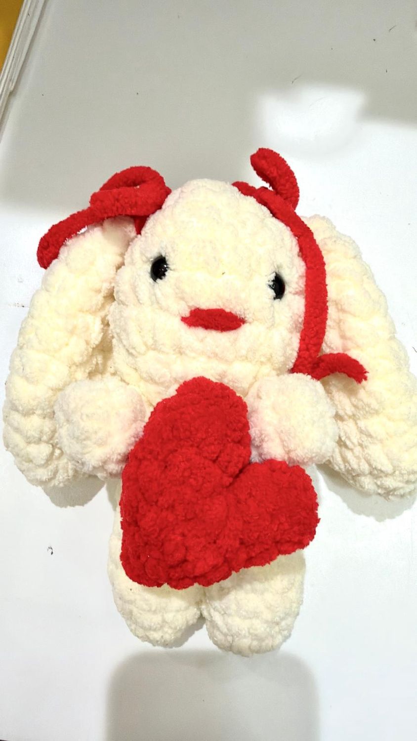 Ribbon Rabbit, color: Red Heart