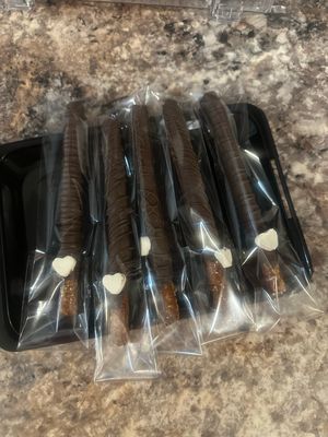 Chocolate Covered Pretzel Rods