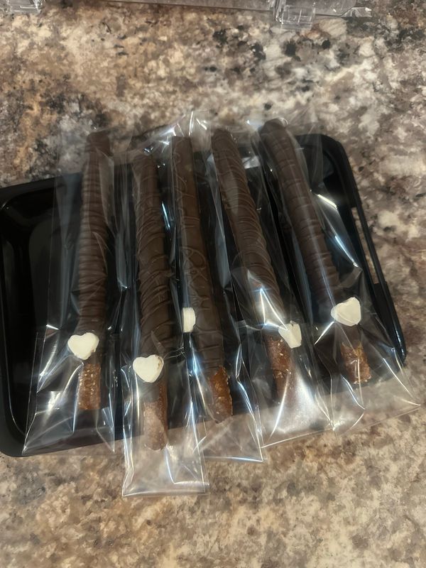 Chocolate Covered Pretzel Rods