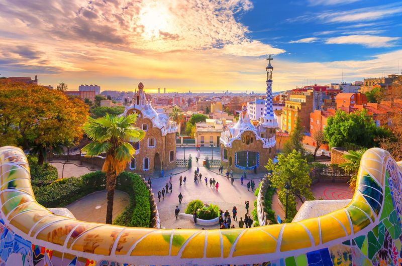 ESPAGNE : BARCELONE – CHARMEUSE ET POPULAIRE