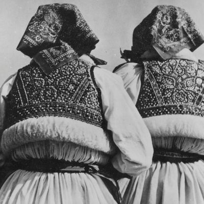 A Balkan Girl&#39;s Rhyme