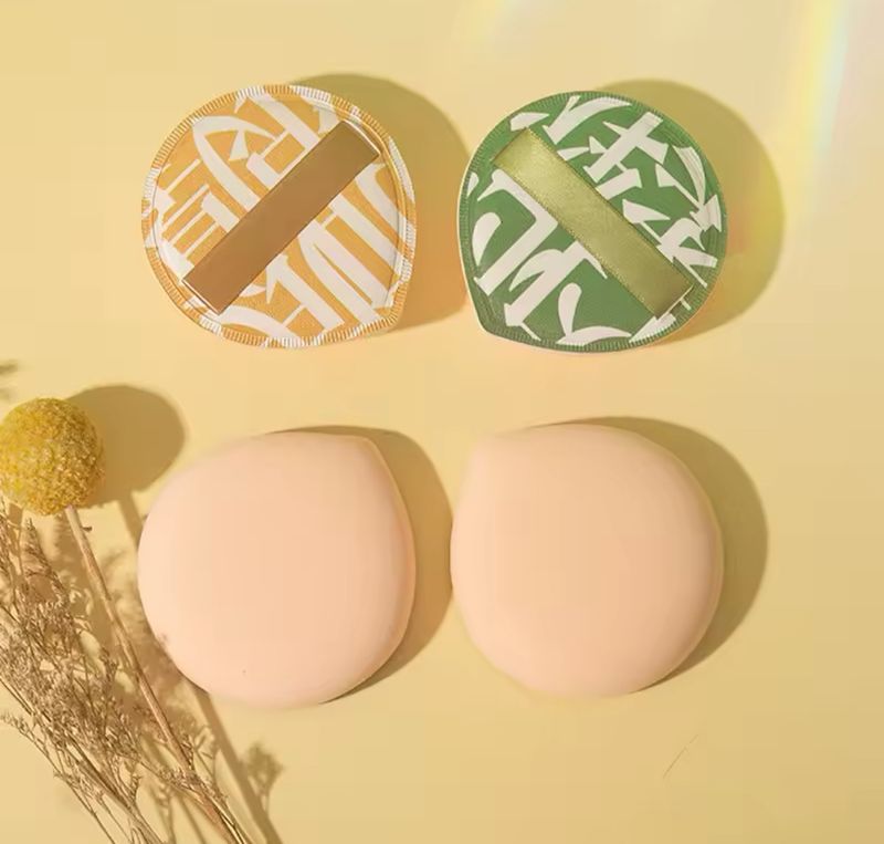 Makeup Sponge For Foundation, Concealer, Triangle Powder Puff Soft Sponge Blender, Latex Free Blender Sponge For Liquid, Cream, Powder Seamless &amp; Flawless Makeup Set Of 2 Incl. One Large &amp; One Small