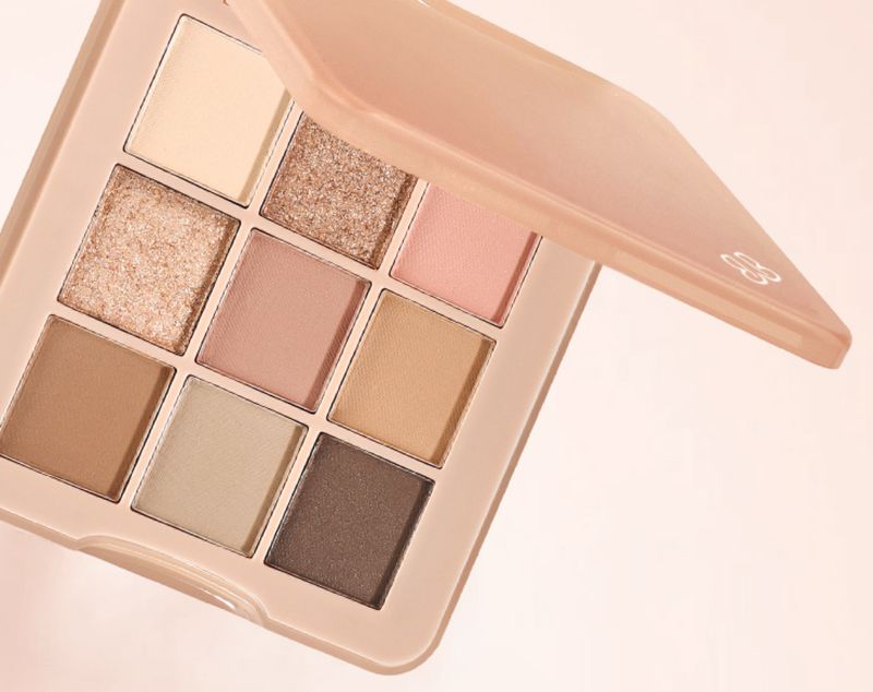 BelyBela Eye Colour Soft Magic Nine Colours Eyeshadow Tray, Hold The Makeup Colour Smart Level, 10 g / In-House High Quality Product