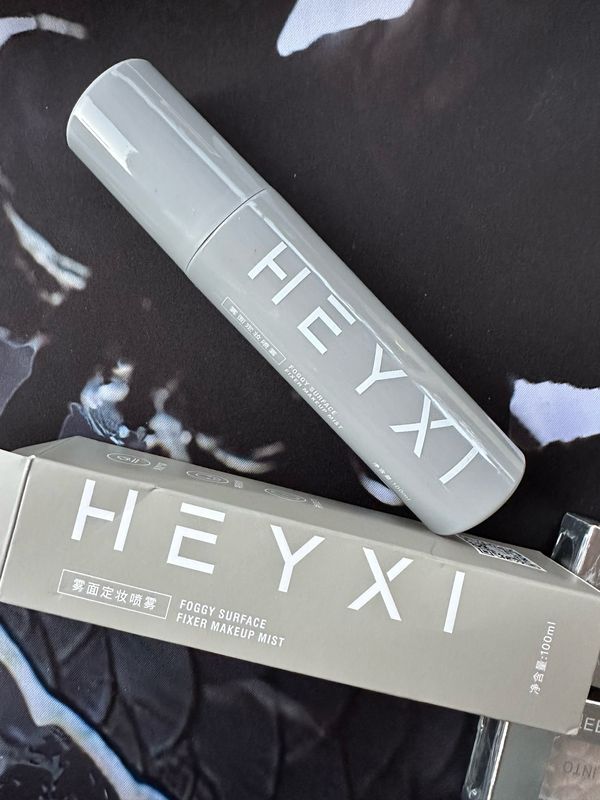 Hayxi Foggy Surface Fixer Makeup Mist, Setting Spray, Long-lasting Makeup Setting Spray Moisturizing Non-sticky Matte Finishing Makeup Primer Foundation Base Keep Your Face Fresh, 100 mL
