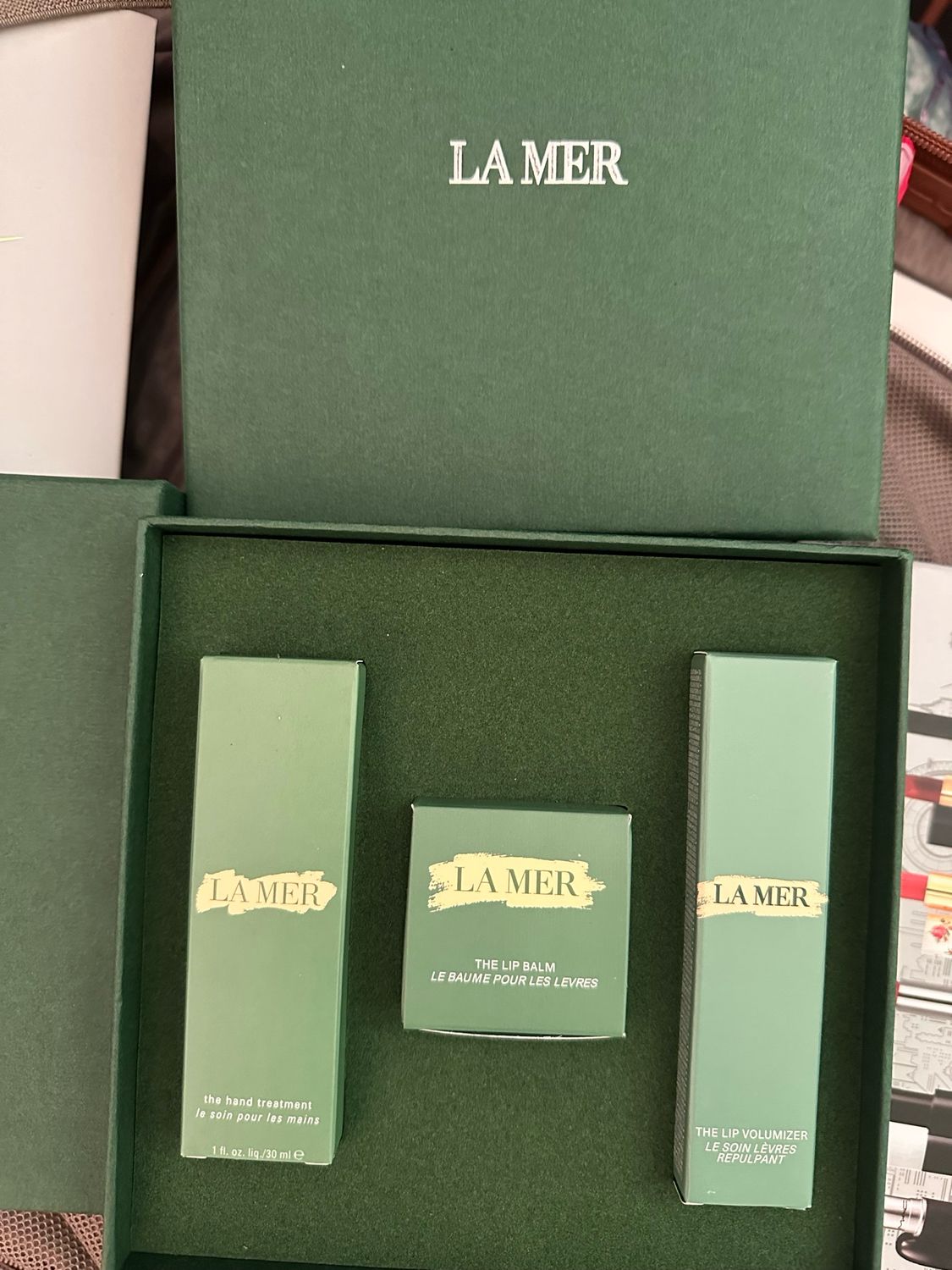 La mer Set (Hand Cream 30mL, The Lip Balm 5g, The Lip Volumizer 7mL D15) Special Offer ‼️