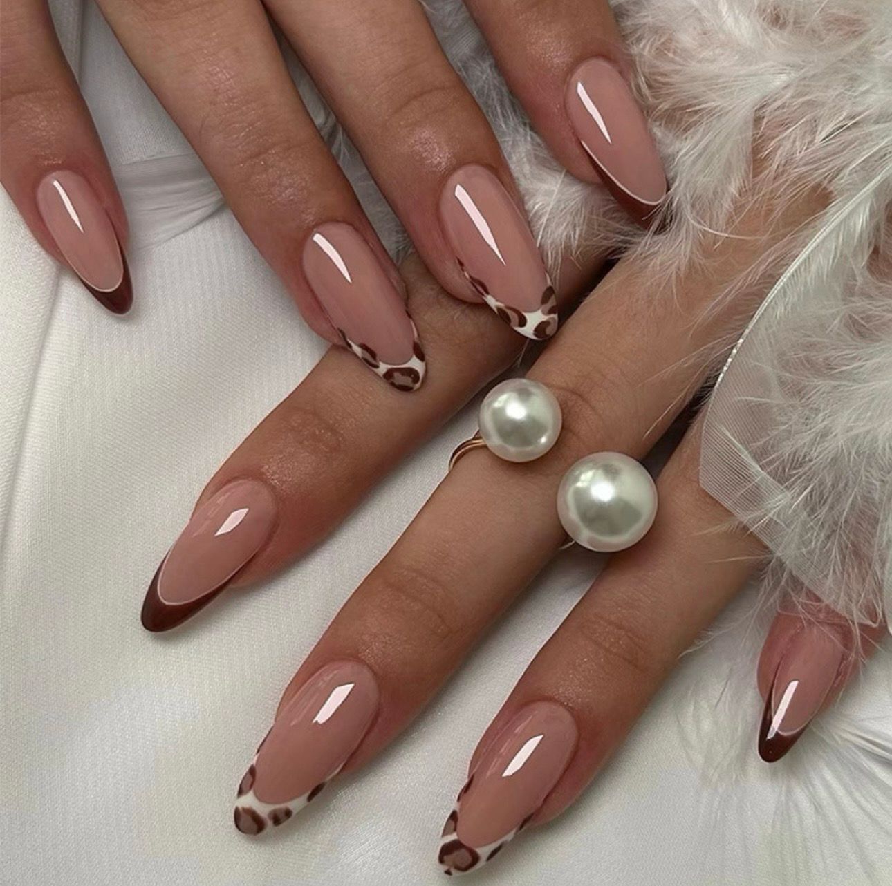 Do It Yourself Press On Elegant and Simple Handmade European and American Popular Nail Art Pieces with Blush Gradient Ins Style Pre-Made Fake Nails (24Pcs) Medium Size / Animal Print French Design