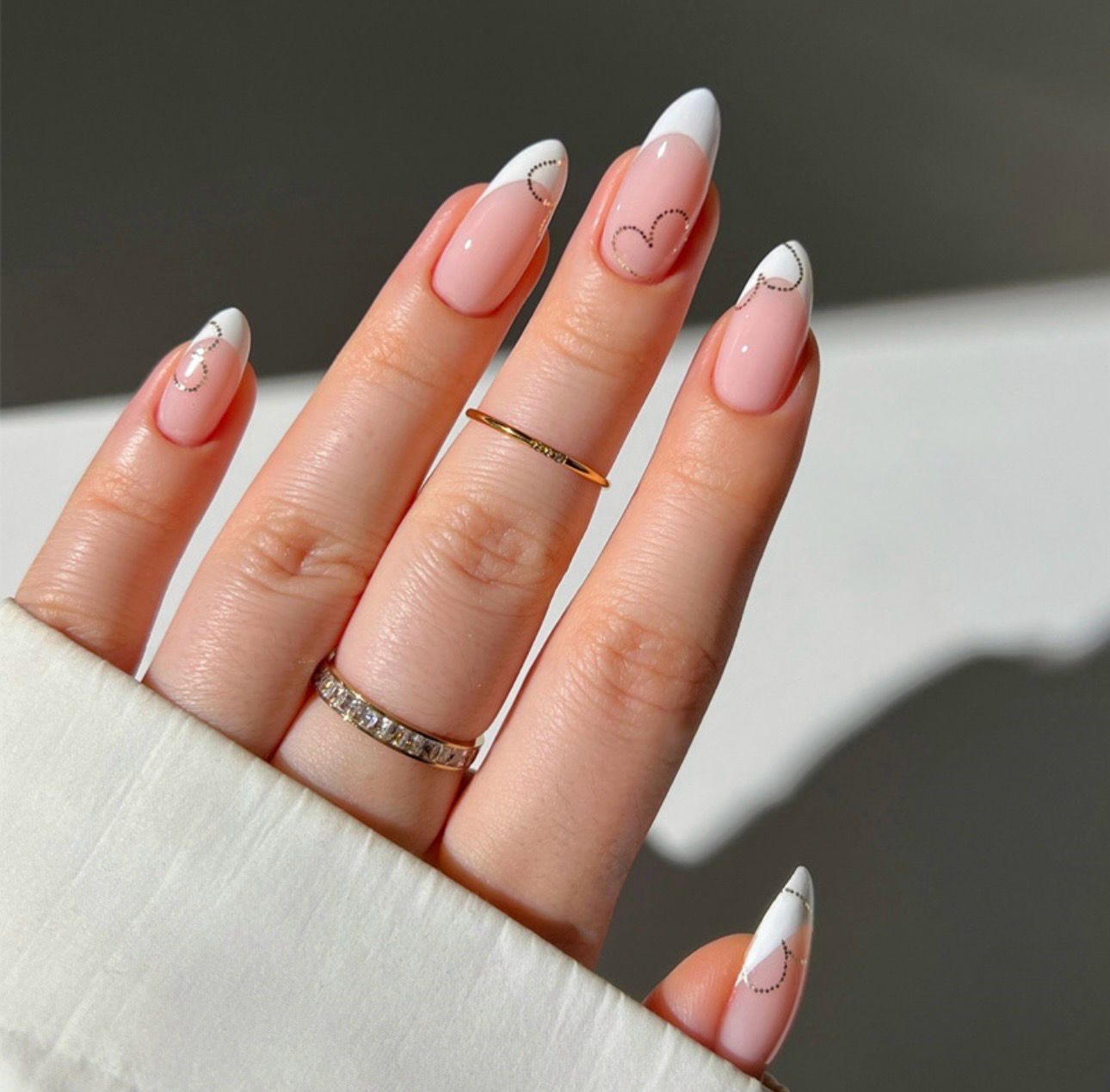 Do It Yourself Press On Elegant and Handmade Simple European and American Popular Nail Art Pieces with Blush Gradient Ins Style Pre-Made Fake Nails (24Pcs) Medium Size / Gentle Hearts French Design