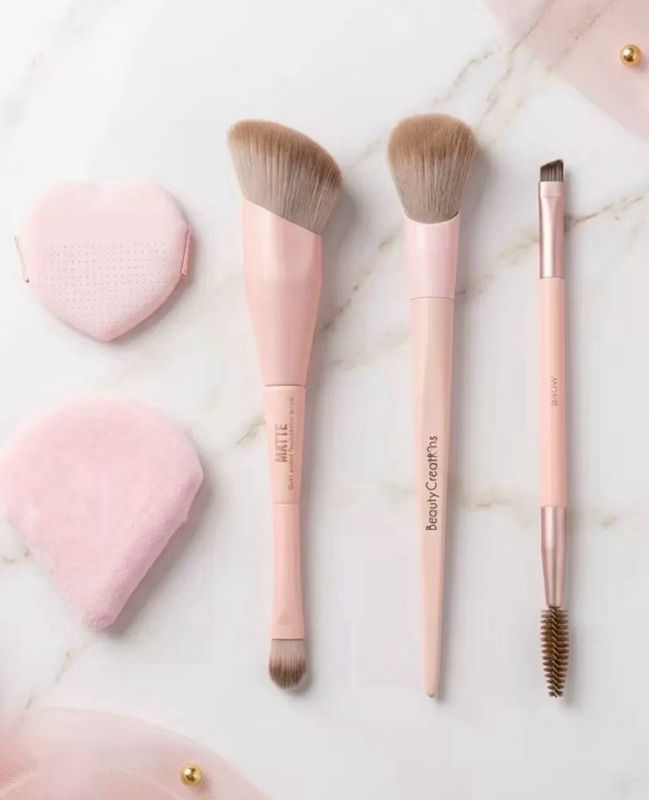 Beauty Creati🩷ns Flawless • Stay Professional Makeup Brushes Set • 5 pcs • 3 Brushes &amp; Two Makeup Powder Puffs • Price Drop