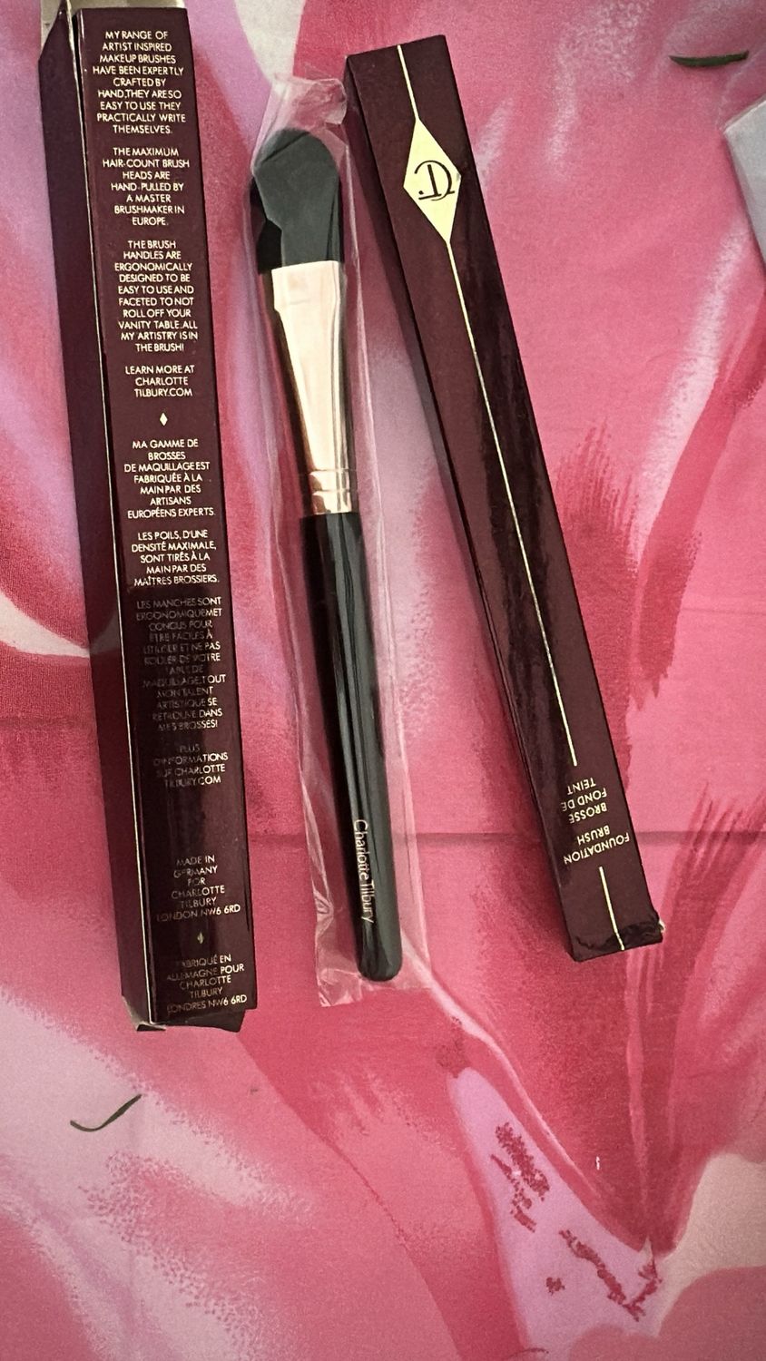 Charlotte Tilbury Foundation Brush Dense Synthetic Liquid Cream Foundation &amp; Concealer Brush Beauty Makeup Blender Tool