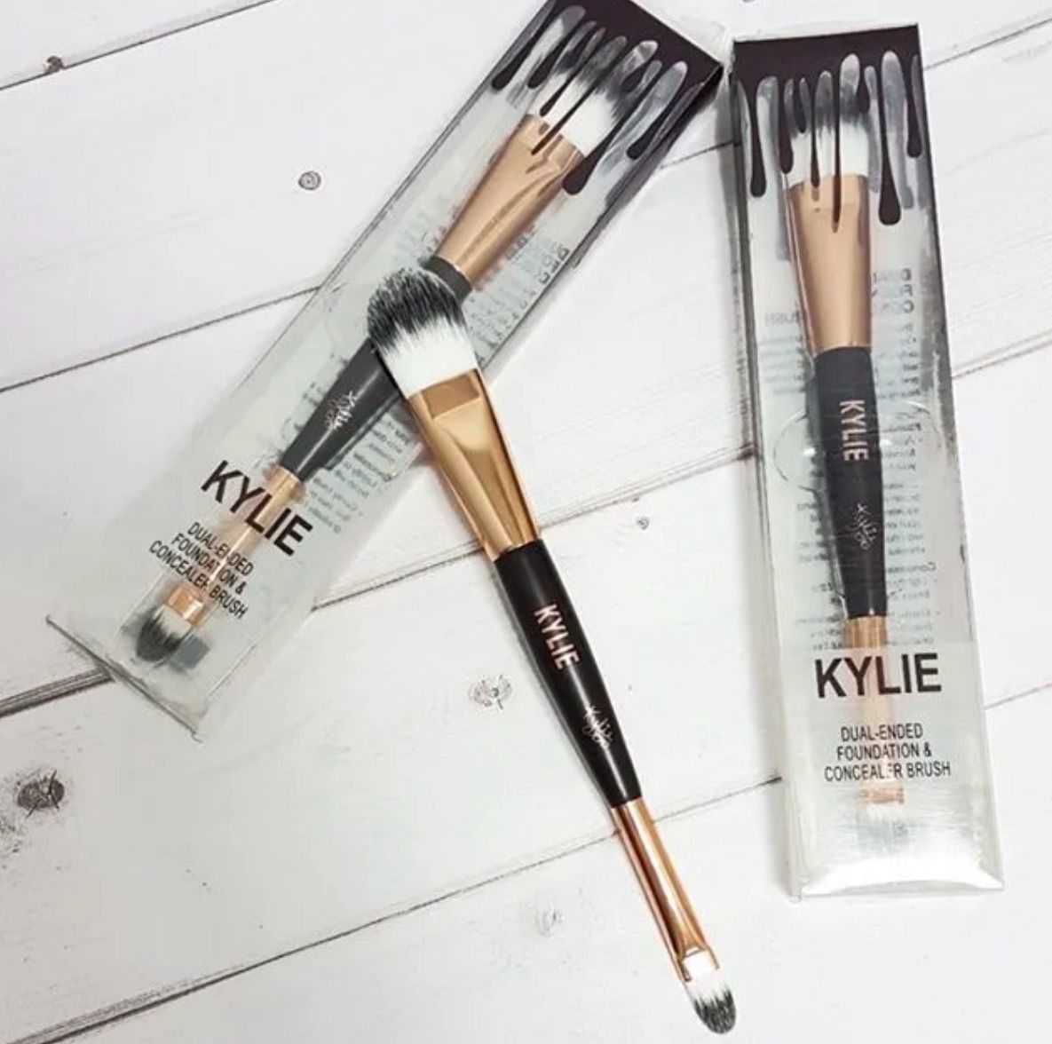 Kylie Cosmetics Dual-Ended Foundation &amp; Concealer Brush, Professional Synthetic, Rose-Gold Ferrule Bristles Specifically Designed for Applying Foundation and Concealer