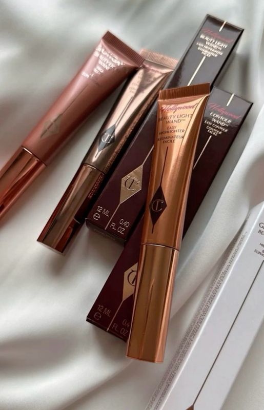 Charlotte Tilbury Hollywood Liquid • Contour Wand • Easy-to-Use Contour Stick • Liquid Bronzer • Sculpting • Shaping • Leaves a Natural-Looking Sculpted Finish • 12 mL • Price Drop