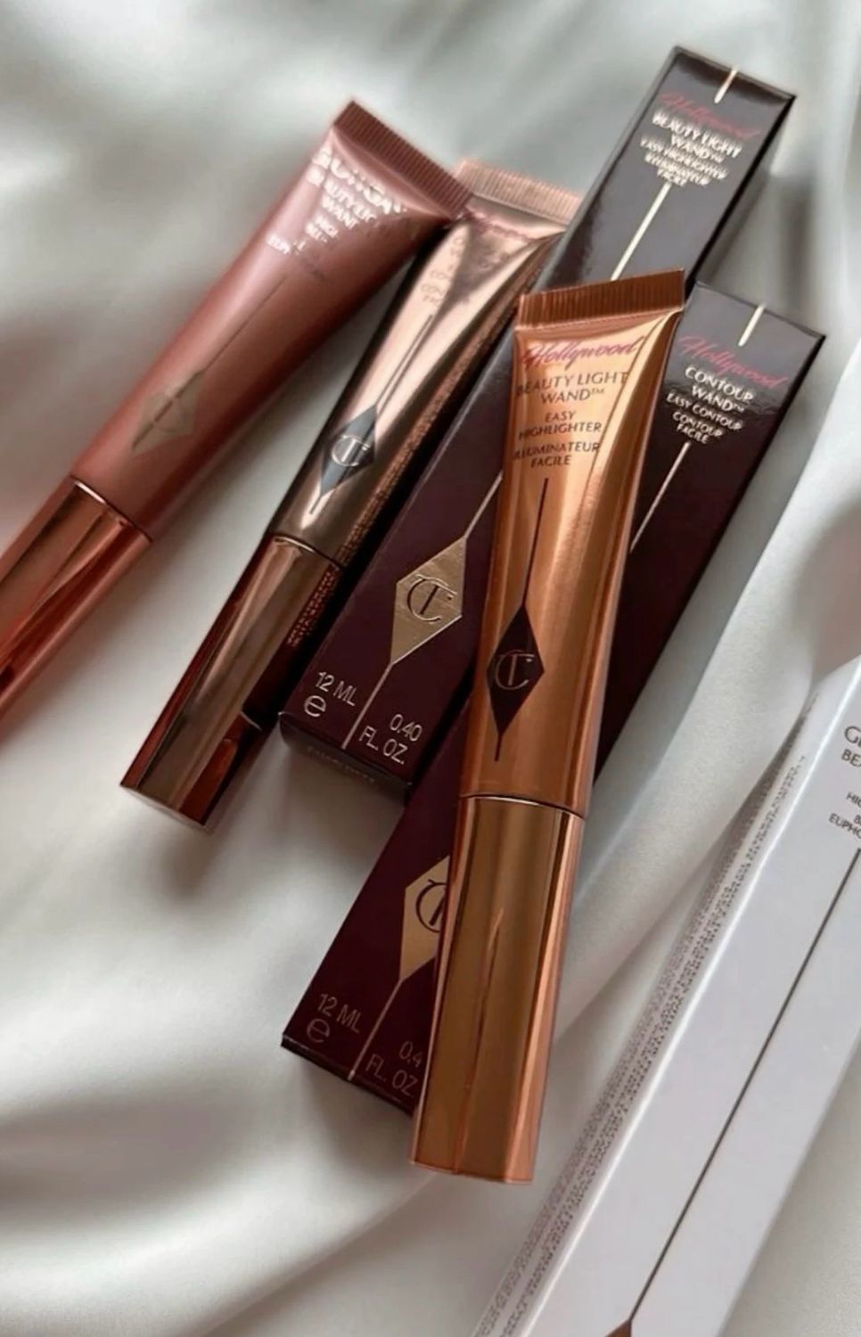 Charlotte Tilbury Hollywood Liquid • Contour Wand • Easy-to-Use Contour Stick • Liquid Bronzer • Sculpting • Shaping • Leaves a Natural-Looking Sculpted Finish • 12 mL • Price Drop