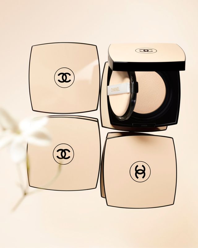 Chanel Les Beiges Healthy Glow Gel Touch Foundation Cushion SPF 25 | PA+++ Chanel Les Beiges Healthy Glow Gel Touch Foundation • N°20 • 11 g • Price Drop
