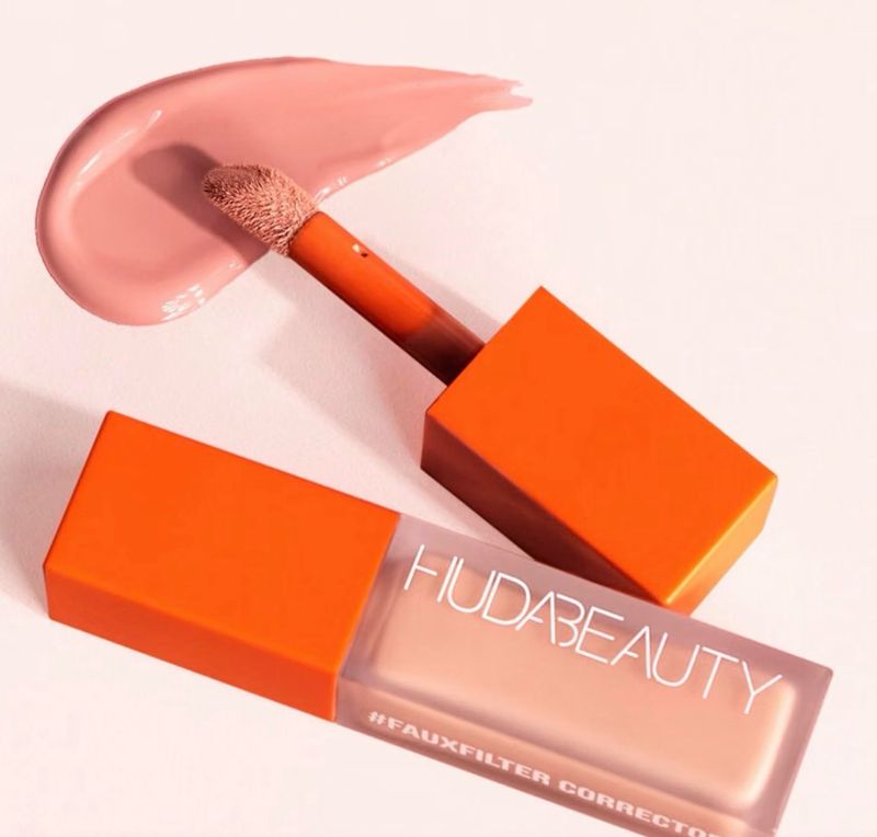 Huda Beauty #FAUXFILTER Under Eye Color Corrector • Peach Light • Cherry Light • Honey 1.7B • For Light to Medium • Medium • Skin Tones • Vitamin C &amp; Niacinamide Infused
