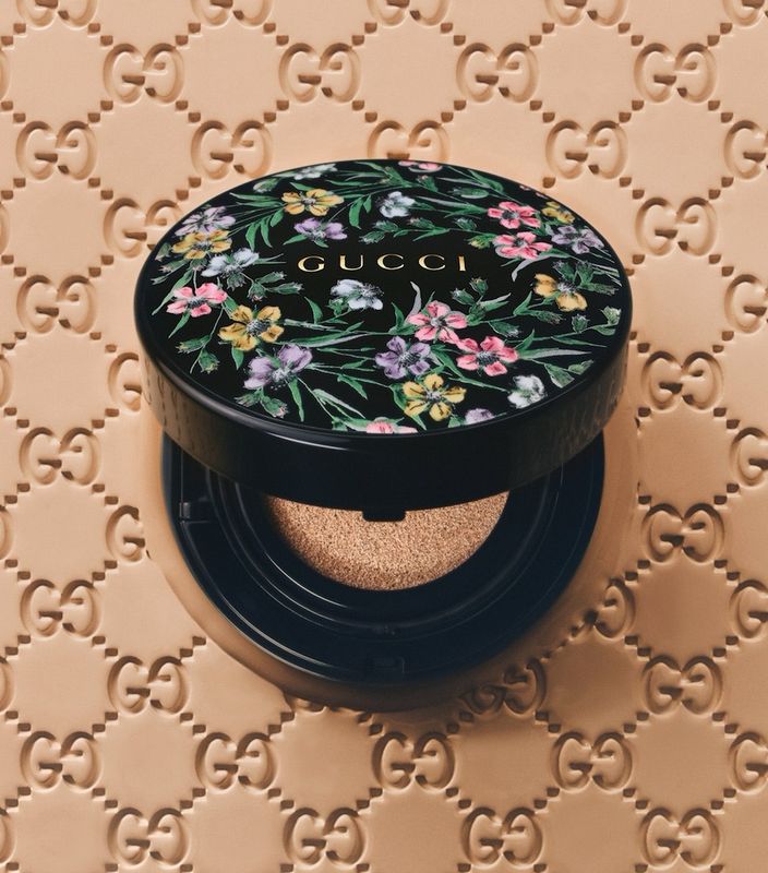 Gucci Étérnité De Beauté Cushion SPF Foundation • Longwear • Lightweight • Breathable Cushion Foundation Luminous Matte Finish • 14 g