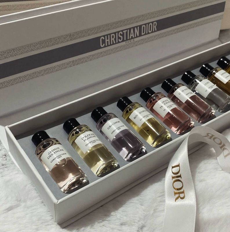 Dior La Collection Privée EDP Luxury Gift Collection • 10 Miniature Bottles of Iconic Scents from Dior's Private Fragrance Line 10 x 25 oz • 7.5 mL • Montaigne Selection Fragrance Discover •