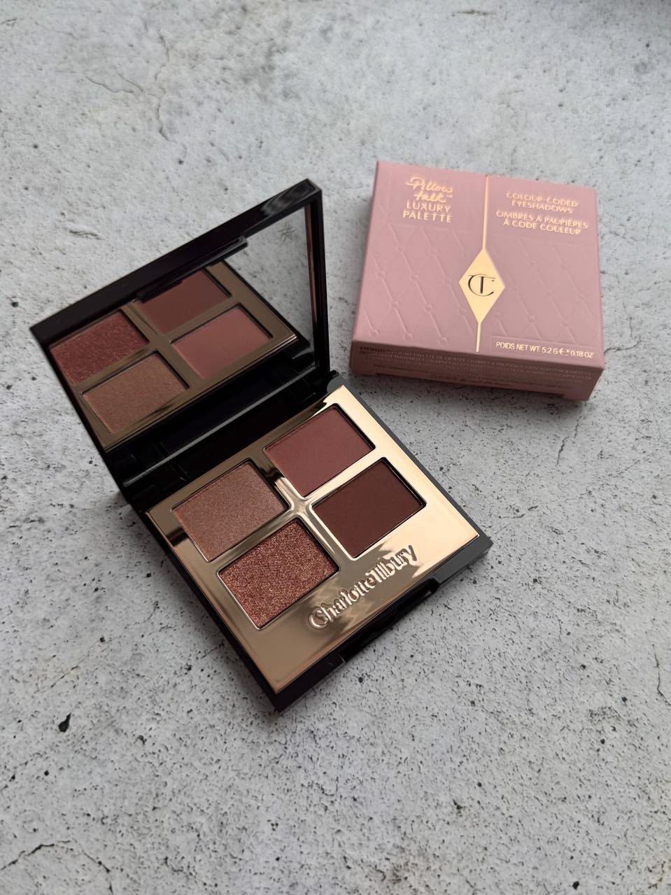 Charlotte Tilbury Luxury Palette Eyeshadow • Shimmer • Metallic &amp; Satin Matte Eyeshadow Quad with a Rich Powder Formula • Includes 4 Complementary Shades • Pillow Talk