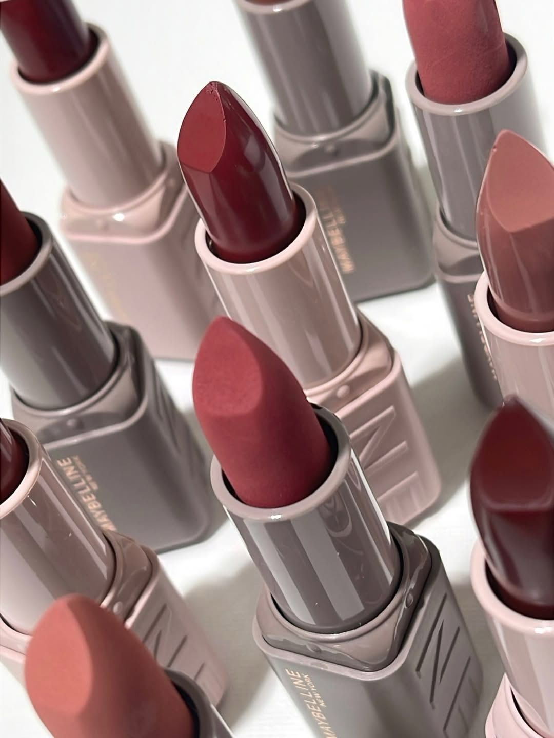 Maybelline Matte Serum Lipstick • Hydrating Lip Makeup with 8HRs of Lip Plumping Moisture with Hyaluronic Acid + Oil Blend •