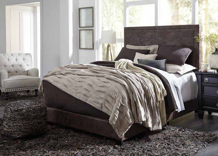 Dolante King Bed (B130-282)