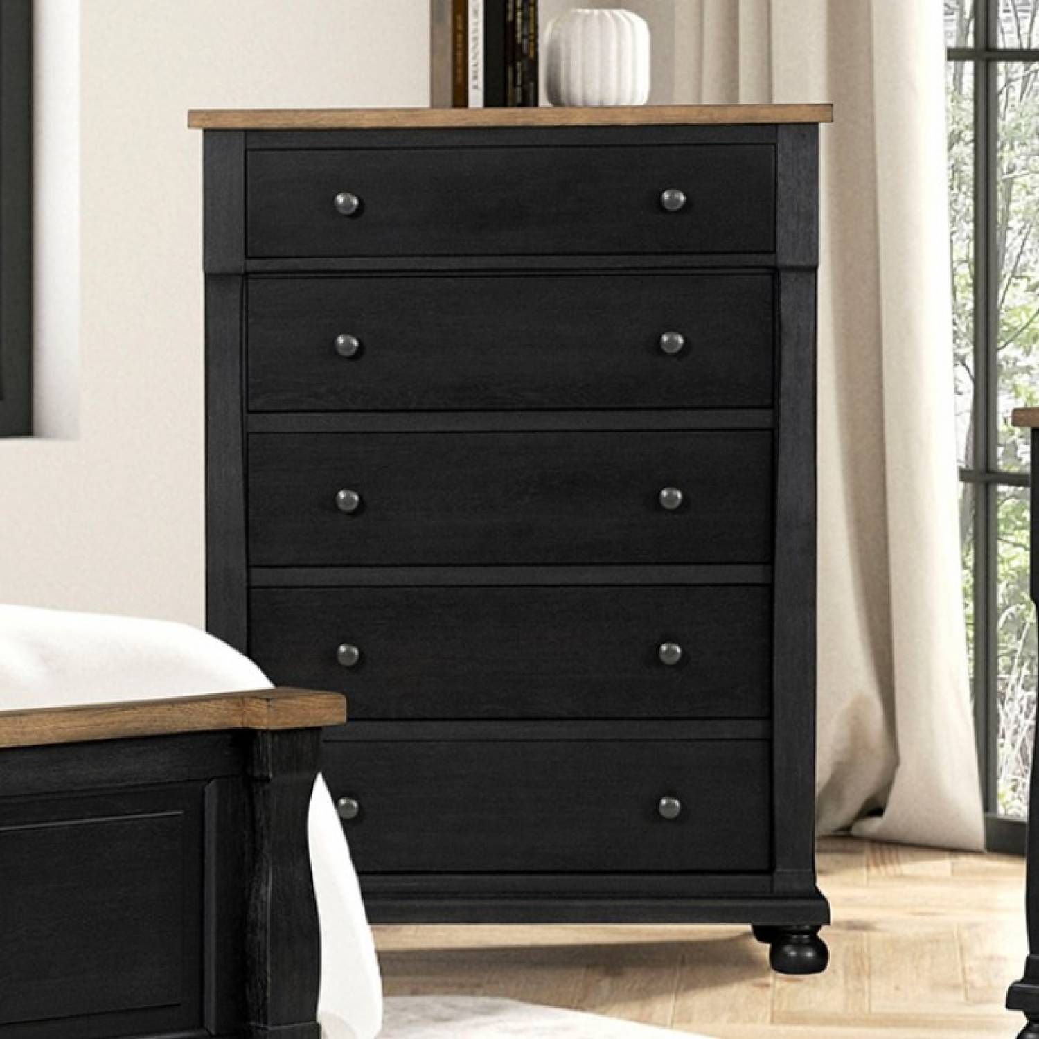 Neue Mills Chest (FM79009BK-C)