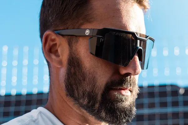 Heatwave Future Tech Z87+ Black Frame/Ultra Black Polarized