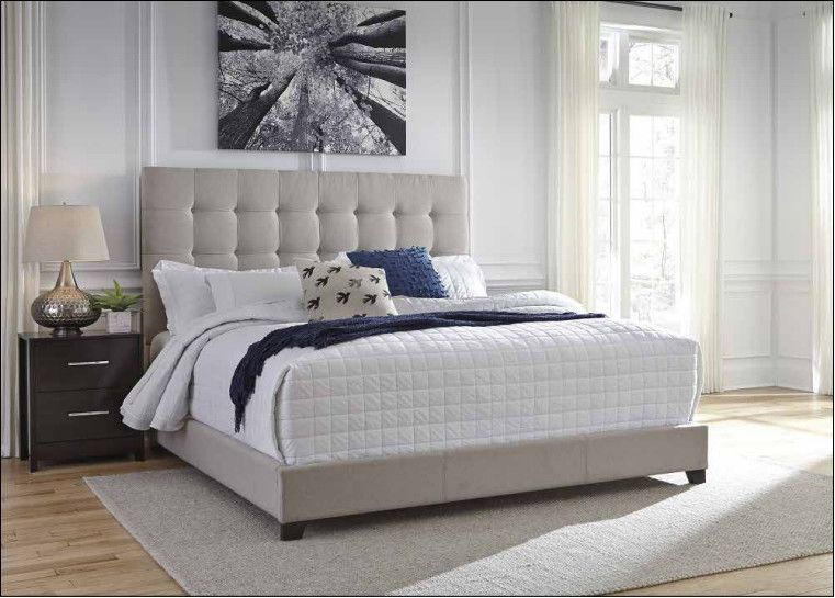 Dolante beige queen bed (B130-581)