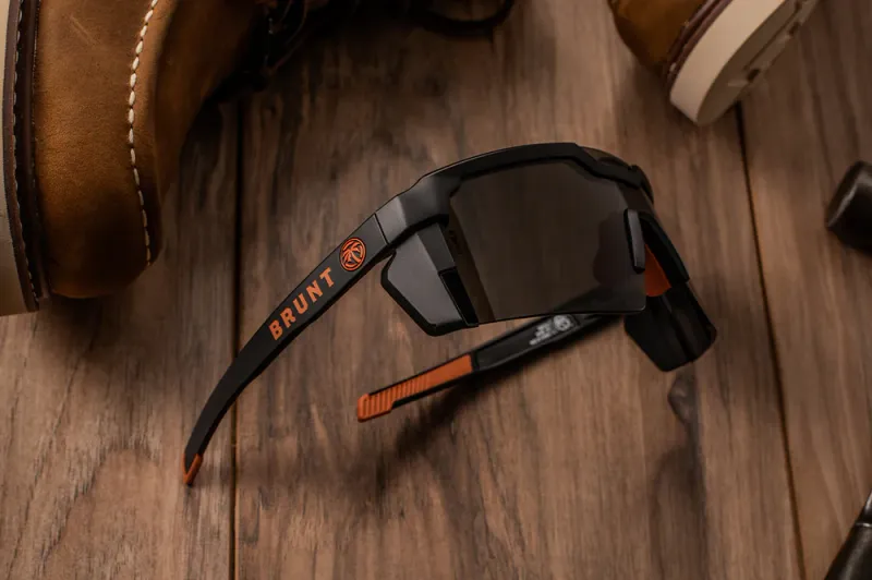 Heatwave Future Tech Z87+ : BRUNT X HWV / Black Lens