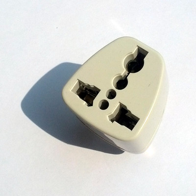 Universal to 3-pin plug adapter