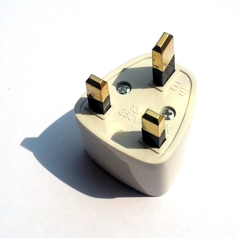 Universal to 3-pin plug adapter
