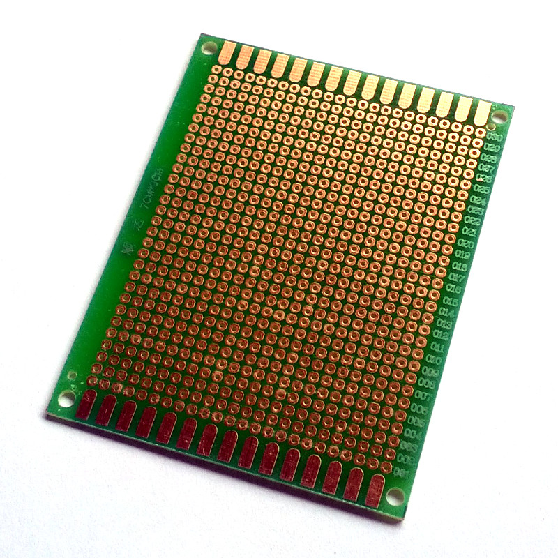 Medium Perfboard - 7 cm x 9 cm