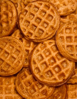 Double Peanut Butter / Healthy | Holistic | Hand-Made | All Natural | Gourmet Dog Treats / Crunchy / NO Dyes / NO Preservatives / 25 Count Bag