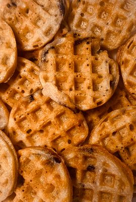 Blueberry / Healthy | Holistic | Hand-Made | All Natural | Gourmet Dog Treats / Crunchy / NO Dyes / NO Preservatives / 25 Count Bag
