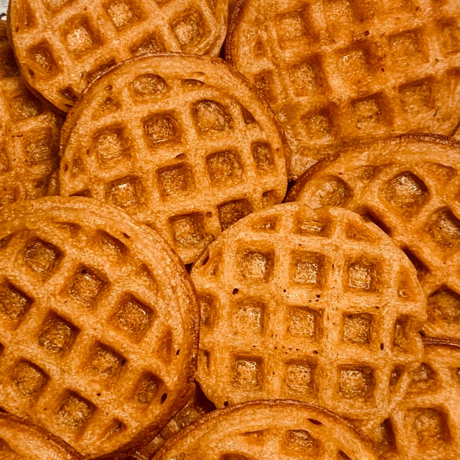 PEANUT BUTTER PUMPKIN / Made with 100% Human Grade Ingredients / Peanut Butter / Pumpkin / Apples / Whole Wheat Flour / Canola Oil / NO Dyes / NO Preservatives / NO Additives / 5.8 Ounce Bag