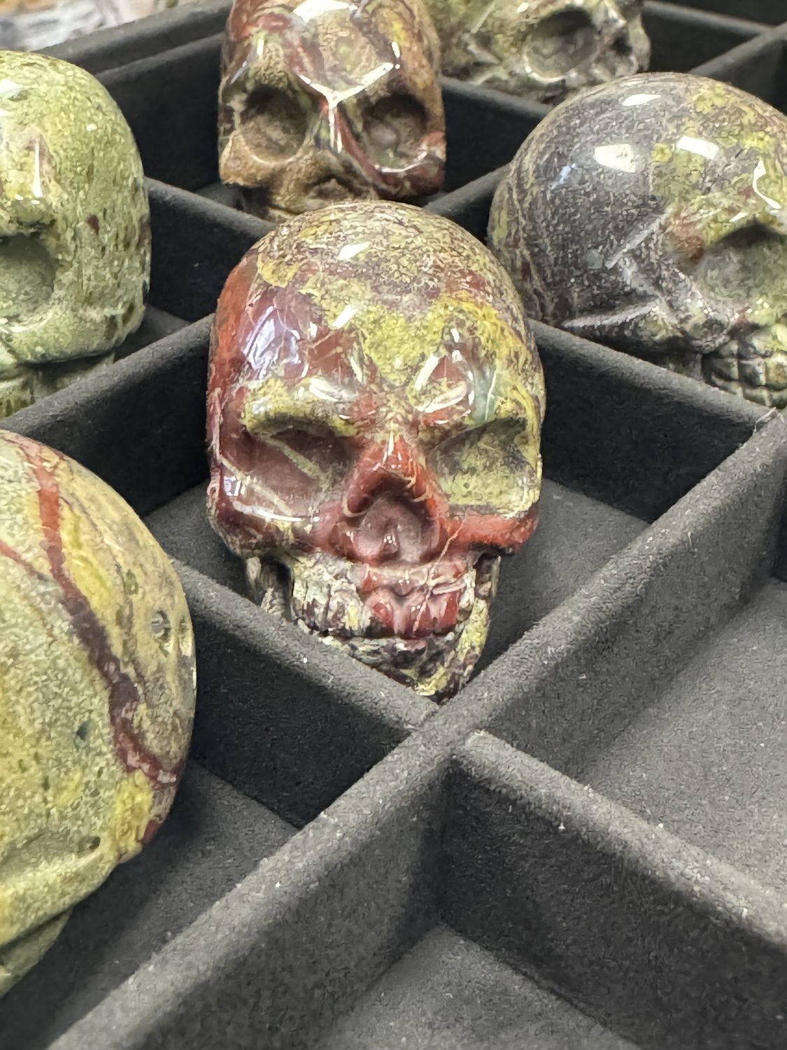 Tête de mort en pierre de sang de dragon