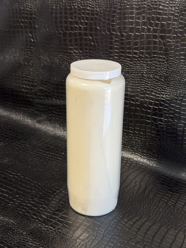 Neuvaine de couleur blanche