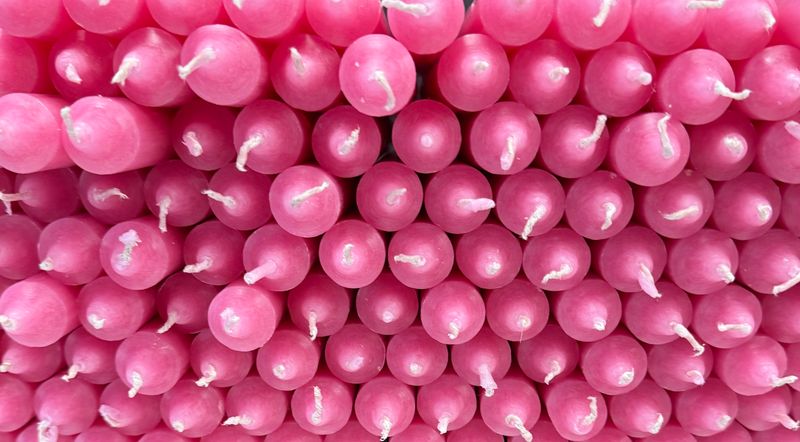 Bougies de couleur rose bonbon