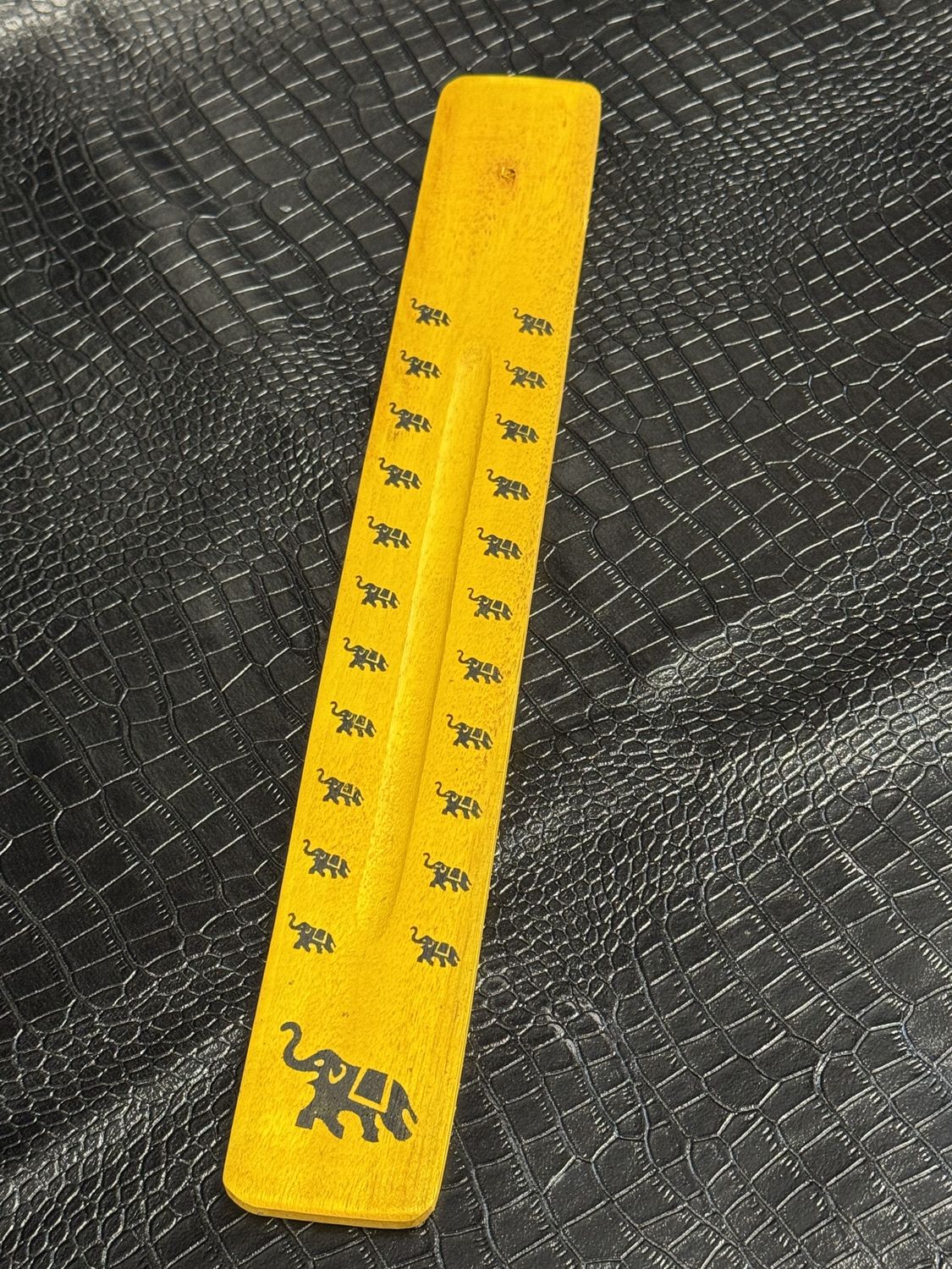 Porte encens de couleur jaune