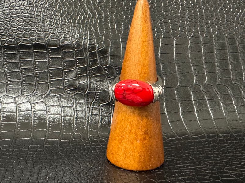 Bague rouge strié