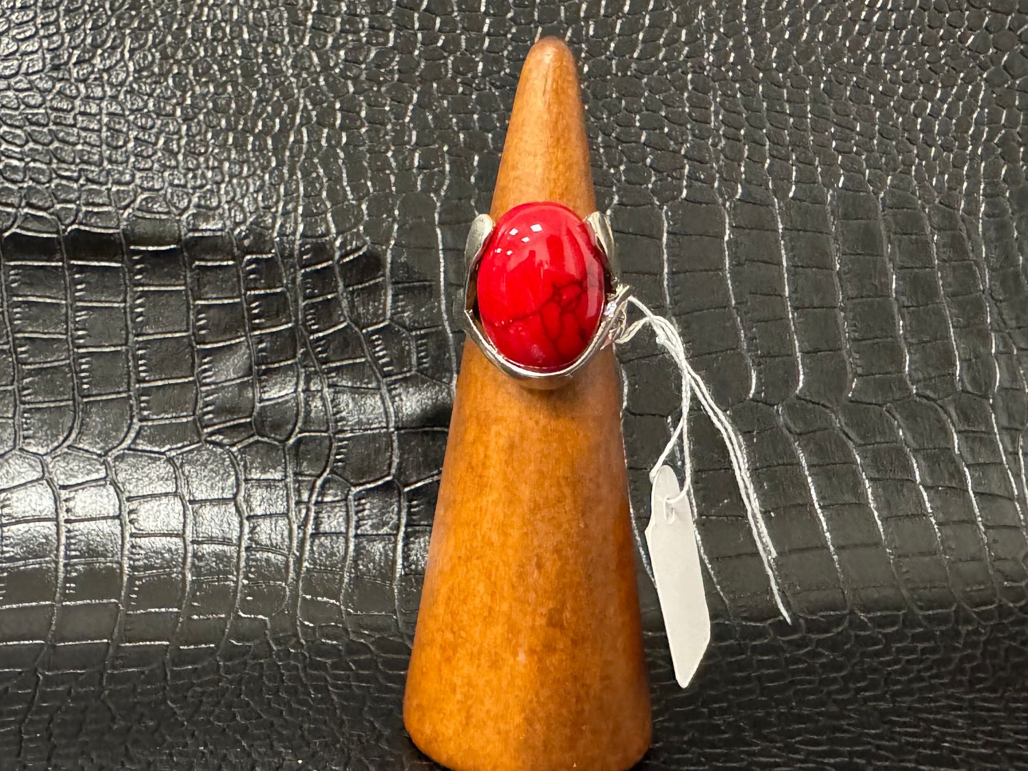 Bague rouge strié