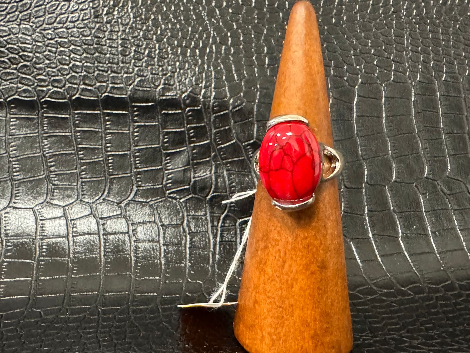 Bague rouge strié