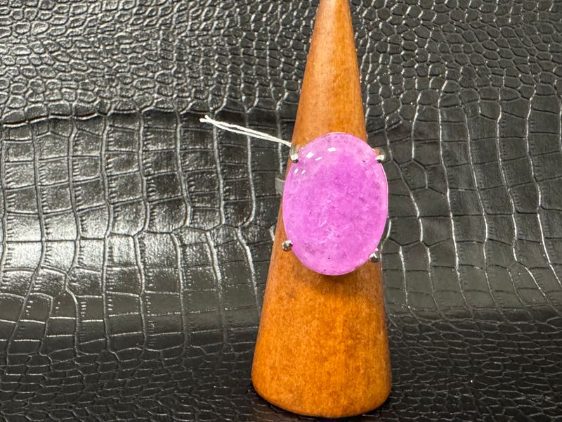Grosse bague violette