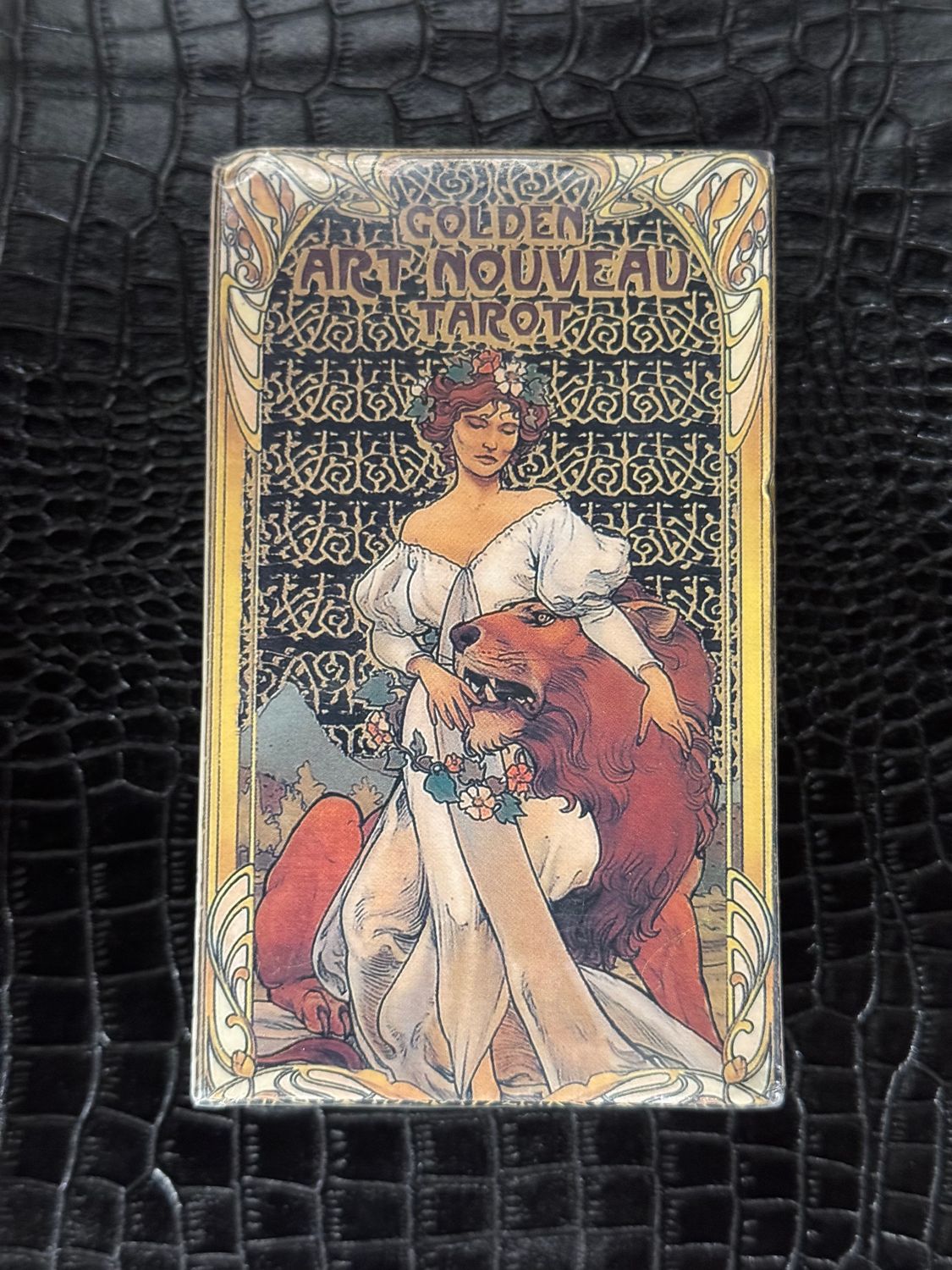 Golden Art nouveau Tarot