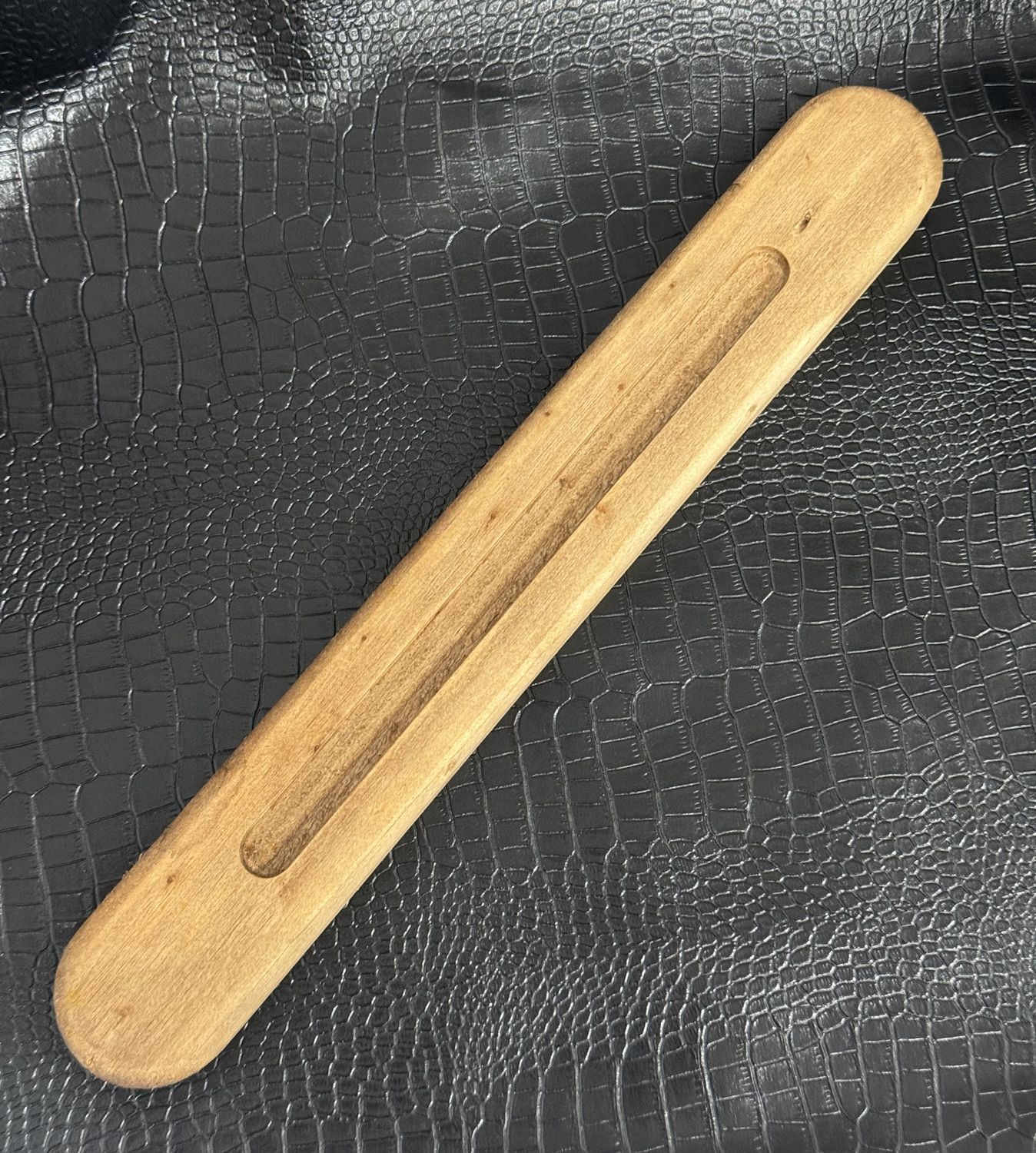 Porte encens bâton en bois massif collab