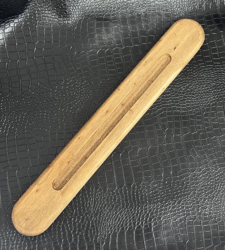 Porte encens bâton en bois massif collab