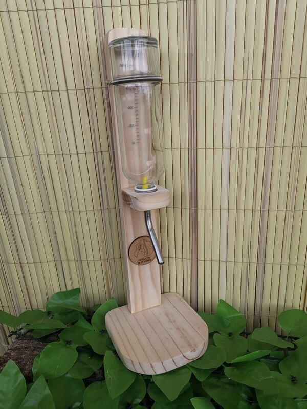  Plataforma de madera para bebedero 