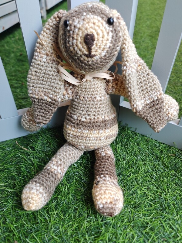 Muñeco amigurumi conejito grande 