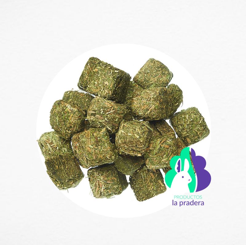 Cubos de heno de Alfalfa